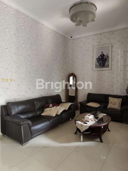 image RUMAH NYAMAN 2½ LANTAI CARPORT ROW JALAN 1½ MOBIL DI SUNTER AGUNG JAKARTA UTARA (2)