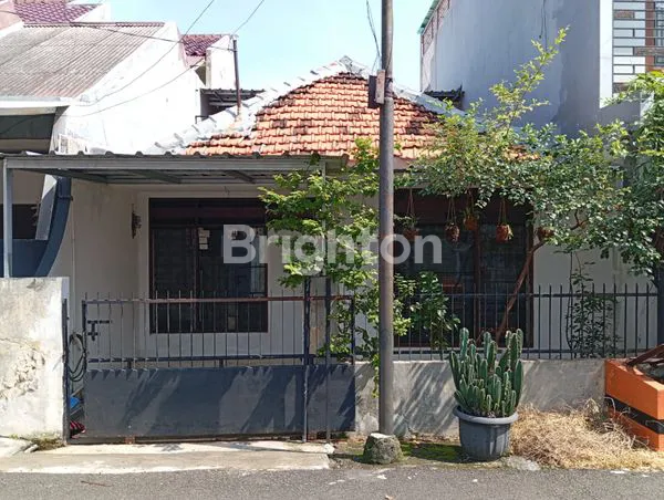 RUMAH TUA HITUNG TANAH DI KAYU PUTIH JAKARTA TIMUR