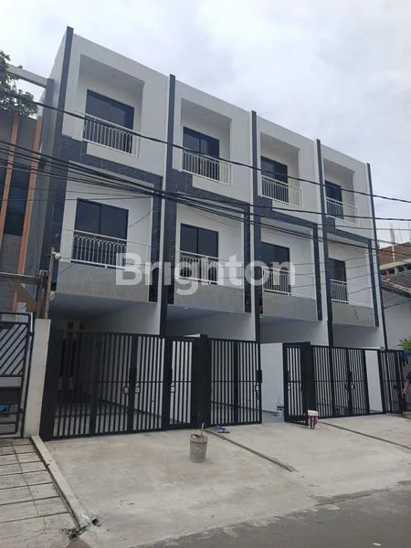 image RUMAH BARU 3 LANTAI DI TANJUNG DUREN (1)