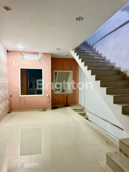 image RUKO 4 LANTAI SIAP HUNI DI JL SEKIP MEDAN (6)