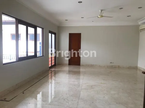 image RUMAH MEWAH DAN LUAS DI JAKARTA SELATAN (4)