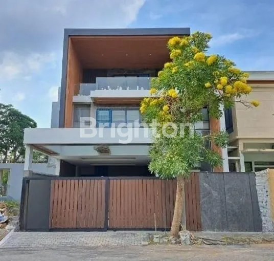 Gambar Property RUMAH WOODLAND 3 LANTAI DENGAN SPEC PREMIUM SEMI FURNISH BONUS PRIVATE LIFT