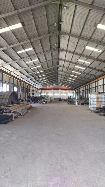 LAHAN PABRIK ( TANAH + BANGUNAN ) NOL JALAN RAYA PROVINSI KRIAN - MOJOSARI, NGRAME, KEC. PUNGGING, KAB. MOJOKERTO, JAWA TIMUR. AKSES NOL JALAN RAYA PROVINSI TRUK TRAILER 40\'