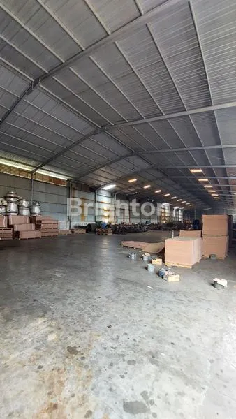 image LAHAN PABRIK ( TANAH + BANGUNAN ) NOL JALAN RAYA PROVINSI KRIAN - MOJOSARI, NGRAME, KEC. PUNGGING, KAB. MOJOKERTO, JAWA TIMUR. AKSES NOL JALAN RAYA PROVINSI TRUK TRAILER 40\" (2)