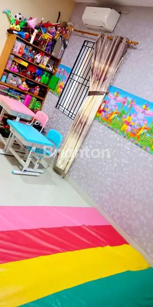 image RUMAH 2 LANTAI 5KT 187M² BISA CARPORT ROW JALAN LEBAR DI KEMAYORAN JAKARTA PUSAT (4)