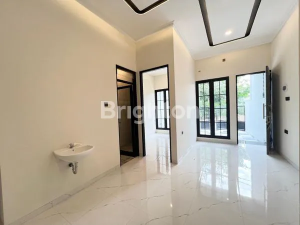 image RUMAH BARU GRESS 2 LANTAI JALAN UTAMA MANYAR (7)