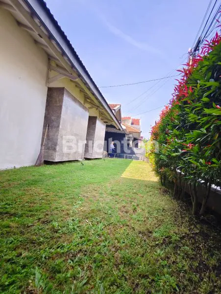 image RUMAH LUAS TERAWAT SIAP HUNI AKSES JALAN LEBAR TURANGGA LENGKONG BUAH BATU BANDUNG (7)