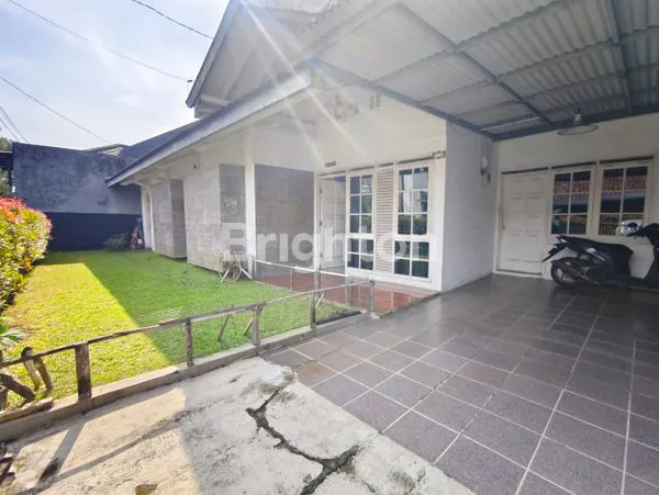 image RUMAH LUAS TERAWAT SIAP HUNI AKSES JALAN LEBAR TURANGGA LENGKONG BUAH BATU BANDUNG (1)