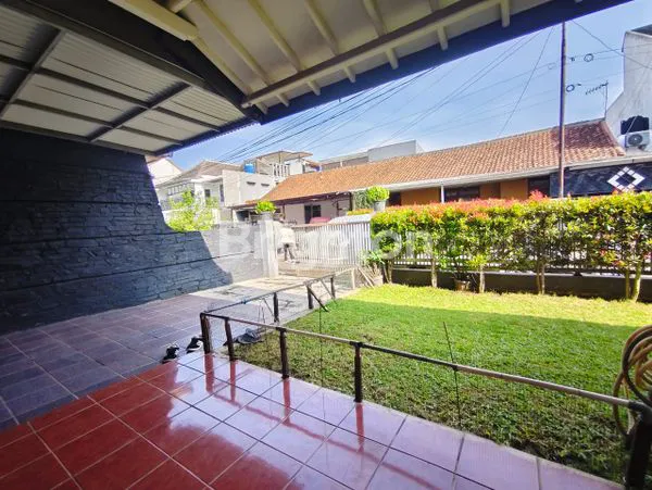 image RUMAH LUAS TERAWAT SIAP HUNI AKSES JALAN LEBAR TURANGGA LENGKONG BUAH BATU BANDUNG (2)
