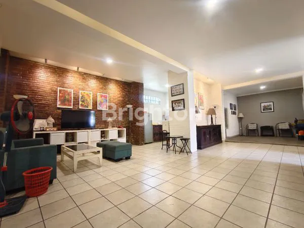 image RUMAH LUAS TERAWAT SIAP HUNI AKSES JALAN LEBAR TURANGGA LENGKONG BUAH BATU BANDUNG (3)