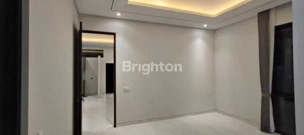 image NEW HOUSE MODERN INDUSTRIAL MANYAR KLAMPIS MERR (7)