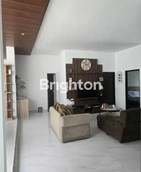 image DIJUAL RUMAH MEWAH DI KAWASAN STRATEGIS DAN BISNIS DI GALAXY BEKASI KOTA  (4)