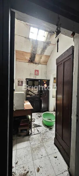 image RUMAH STRATEGIS BERGAYA INDIS, COCOK UNTUK TINGGAL ATAU UNTUK USAHA CAFE (6)