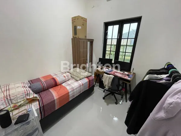 image HARGA MURAH RUMAH SIAP HUNI DEKAT AMESTA LIVING  PETRA ACITYA KAMPUS UPN DAN POLTEK PELAYARAN UINSA DAN TOLL JUANDA (5)