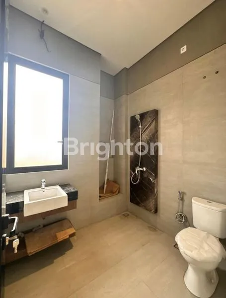 image NEW HOUSE MANYAR 2 LANTAI MODERN INDUSTRIAL (3)