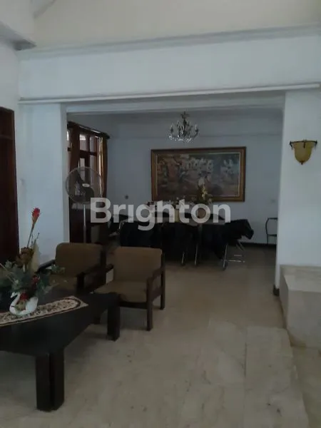 image RUMAH MEWAH MENTENG LT 611M² SHM (3)