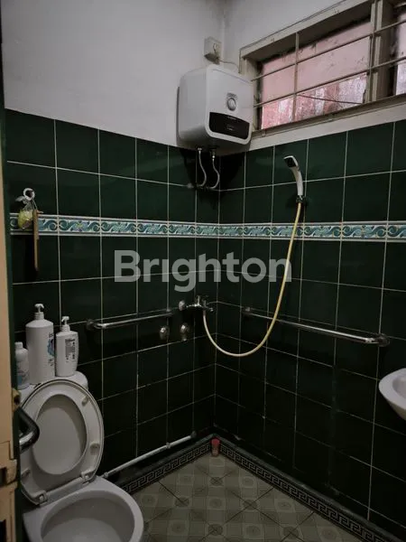 image DIJUAL RUMAH DENGAN MEZZANINE DI SAMARINDA (5)