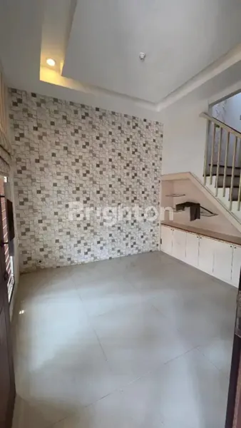 image RUMAH WISMA LIDAH KULON (2)