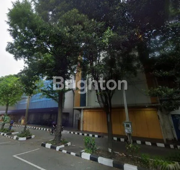 image RUKO 3 LANTAI SLAMET RIYADI EKS BANK TERAWAT-SOLO (3)