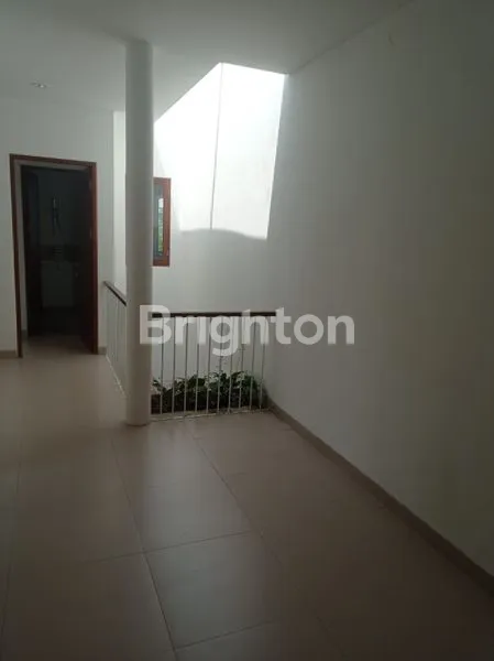 image RUMAH 2 LANTAI DIJUAL DI COKROAMINOTO – DENPASAR UTARA\N (5)