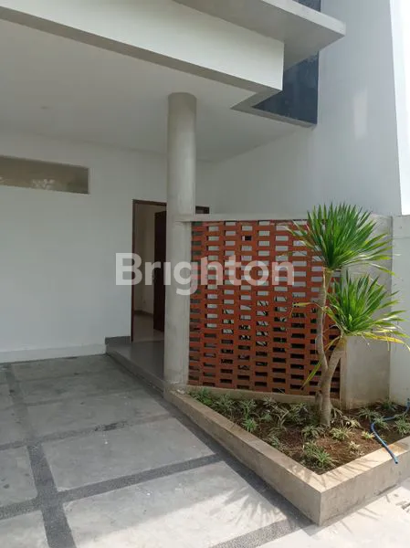 image RUMAH 2 LANTAI DIJUAL DI COKROAMINOTO – DENPASAR UTARA\N (2)