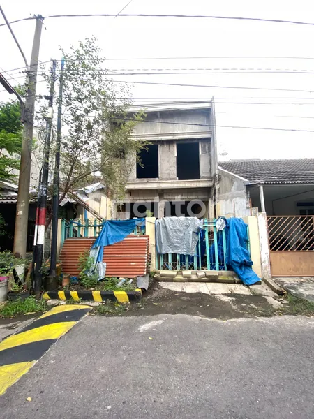 image RUMAH ON PROGRESS SEMOLOWARU SEMAMPIR SURABAYA (1)