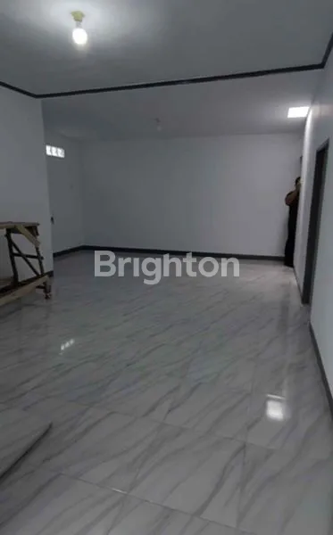 image RUKO STRATEGIS UKURAN LUAS JALAN ADISUCIPTO KOMPLEK DUTA BANDARA (4)