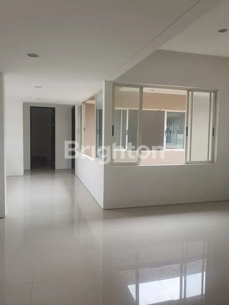 image GRAHA NATURA BARU GRESS 15X25 DENGAN 2 MASTER BEDROOM & SEMUA KAMAR MANDI DALAM SIAP LANGSUNG PAKAI (3)