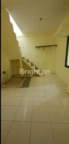 image RUMAH 1,5LANTAI LINGKUNGAN NYAMAN + DEKAT EXIT TOLL (6)