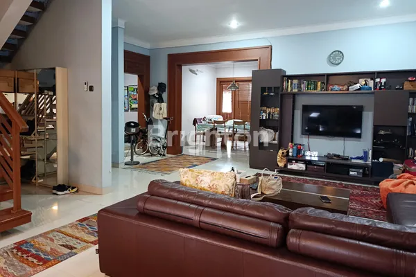 image GREEN LIVING DI CIPETE RUMAH 2 LANTAI DENGAN SUASAN ASRI DAN TEDUH (2)