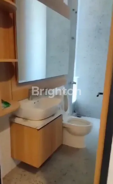 image RUMAH MINIMALIS CENTRAL PARK MERR SIAP HUNI LOKASI STRATEGIS DEKAT UPN (2)