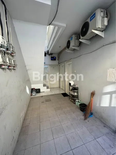 image RUMAH KOS KUTISARI 2 LANTAI STRATEGIS DEKAT PETRA (5)