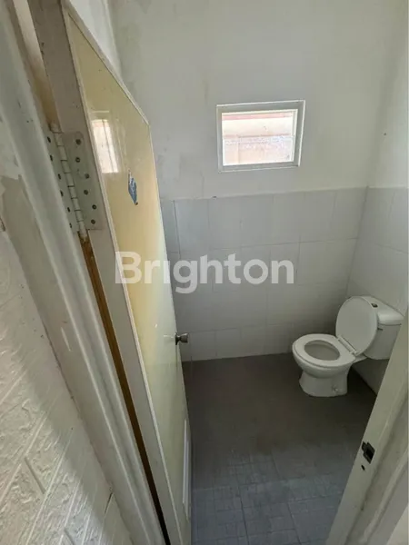 image RUMAH KOS KUTISARI 2 LANTAI STRATEGIS DEKAT PETRA (6)