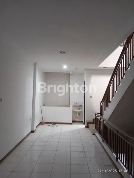 image RUKO STRATEGIS 4 LANTAI, LT 68M² (3)