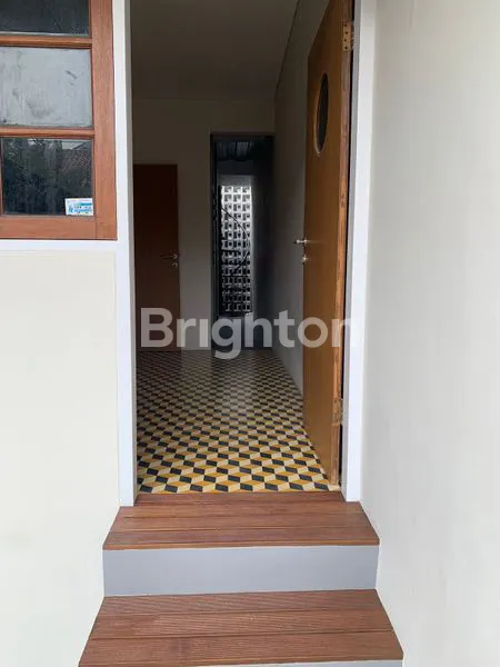 image JUAL RUMAH CANTIK DAN TERAWAT, SIAP HUNI DI LOKASI STRATEGIS (5)