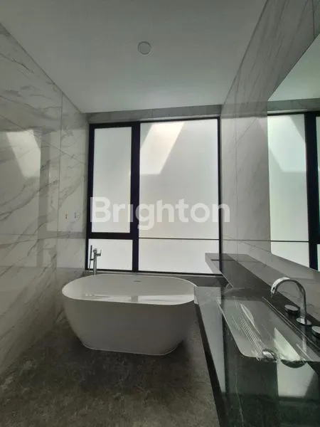 image RUMAH MEWAH ALAM SUTERA – ARMA+\NHADAP UTARA, DESAIN ELEGAN & SUPER LEGA! (6)