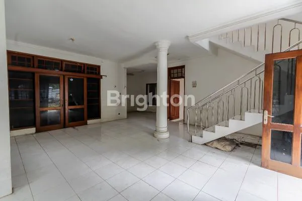 image RUMAH BESAR POSISI HOOK (5)