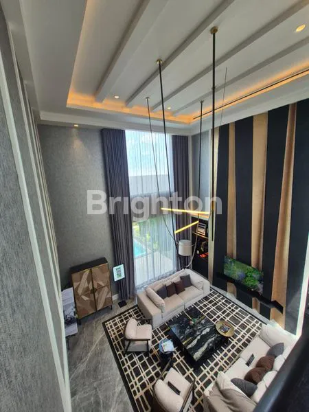 image RUMAH MEWAH ALAM SUTERA – AERA+\NHADAP UTARA, LOKASI PREMIUM & DESAIN ELEGAN. (2)