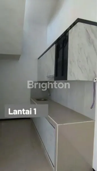 image RUMAH 2 LANTAI DI LINGKUNGAN BAGUS MEPET ARAYA HANYA 10 MENIT KE BINUS MALANG (4)