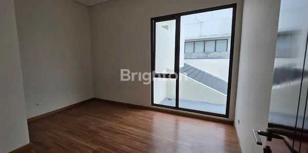 image RUMAH DI EMINENT BSD CITY TANGERANG (8)