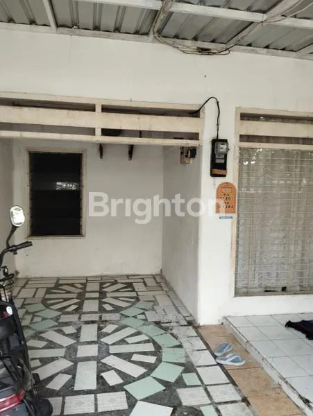 image RUMAH STRATEGIS PUSAT KOTA MADIUN! SHM ATAS NAMA KAKEK AMAN UNTUK AHLI WARIS. HARGA 900 JUTA NEGO. (3)