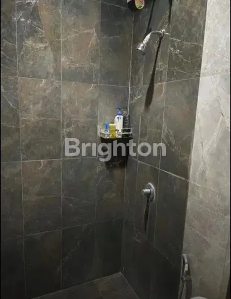 image RUMAH 2 LANTAI DI TAMAN ANGGREK GENTAN  (8)