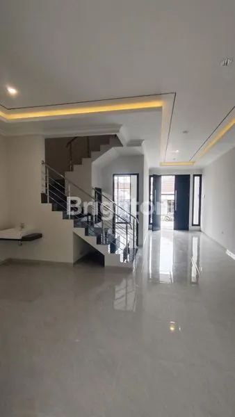 image RUMAH BARU MINIMALIS MANYAR SELANGKAH KE RAYA KERTAJAYA INDAH SIAP HUNI (3)