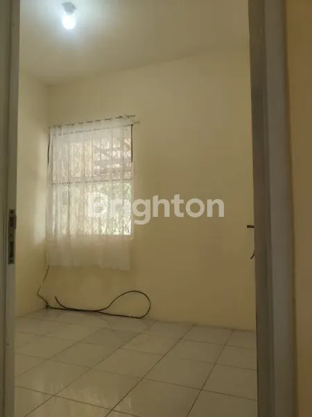 image RUMAH SEWA MINIMALIS DEKAT BSD 10 MENIT KE STASIUN TANGERANG SELATAN (3)