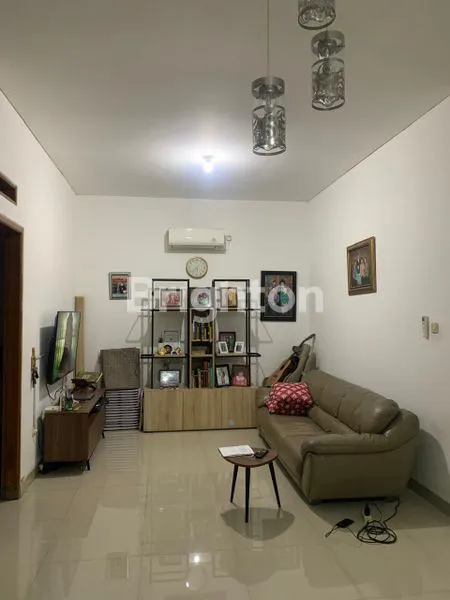 image DIJUAL RUMAH CUANTIK RAWA LUMBU (3)