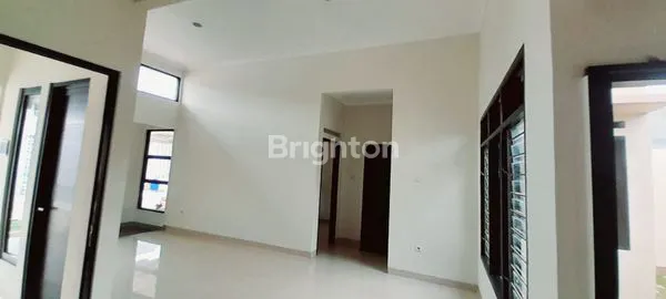 image RUMAH CANTIK DI MUTIARA SENTUL (5)