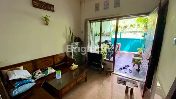 image RUMAH SECOND TERAWAT STRATEGIS LEBAK TIMUR DEKAT TAMBAKSARI KAPASAN KENJERAN PLOSO BRONGGALAN MERR DHARMAHUSADA GALAXYMALL UNAIR GUBENG TENGAH KOTA SBY (3)