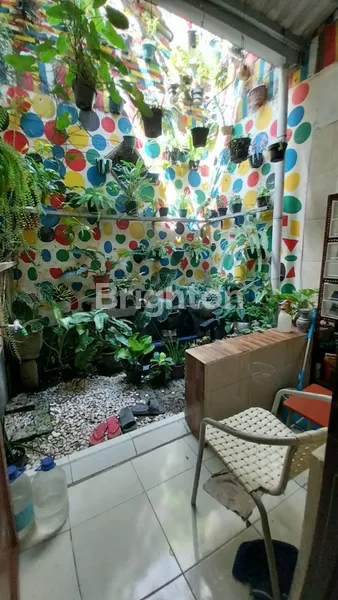 image RUMAH SECOND TERAWAT STRATEGIS LEBAK TIMUR DEKAT TAMBAKSARI KAPASAN KENJERAN PLOSO BRONGGALAN MERR DHARMAHUSADA GALAXYMALL UNAIR GUBENG TENGAH KOTA SBY (6)