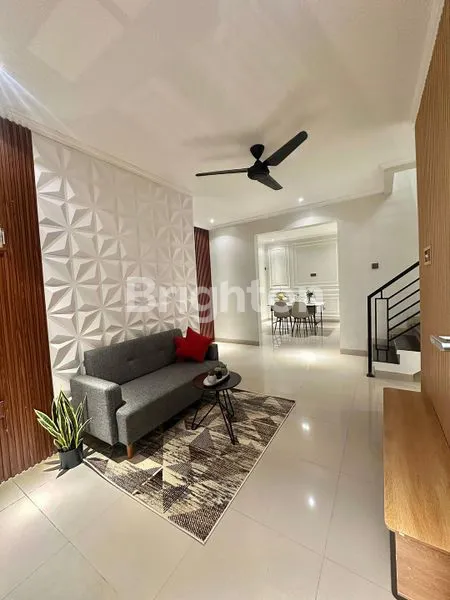 image RUMAH MEWAH 2 LANTAI DI METLAND TRANSYOGI (5)