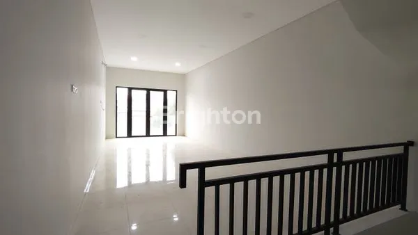 image RUMAH BARU MINIMALIS MODERN 3,5 LANTAI DI JELAMBAR, JAKARTA BARAT (2)